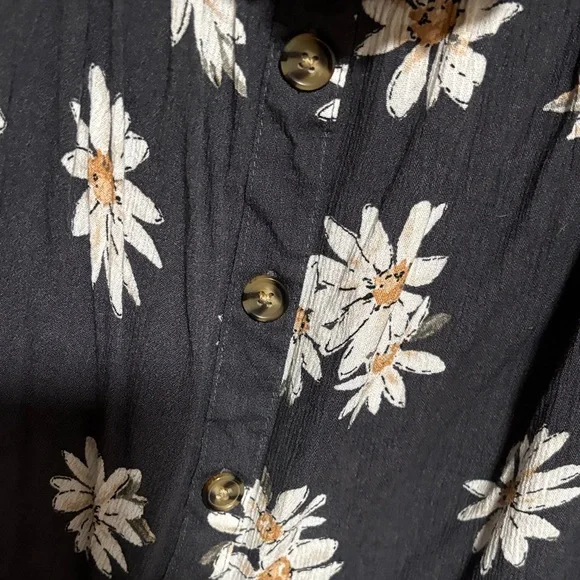 Maurices Black Daisy Print Puff Sleeve Blouse - Picture 5 of 7